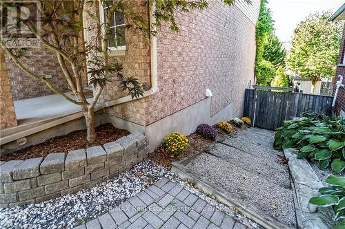 39 Moffatt Lane, Guelph (Clairfields), ON - Outdoor