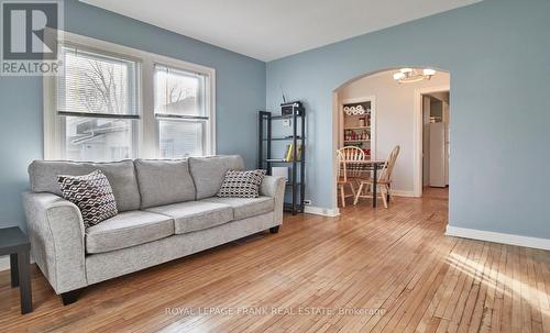 154 Burnham Street, Belleville, ON - Indoor Photo Showing Living Room