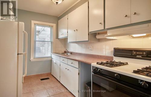 154 Burnham Street, Belleville, ON - Indoor Photo Showing Kitchen