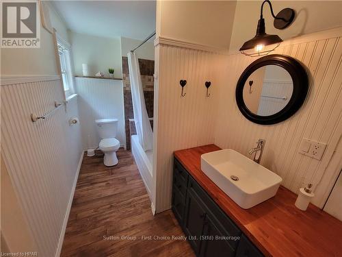 53 Wilson Street, Huron East (Seaforth), ON - Indoor Photo Showing Bathroom