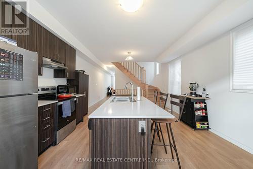 787 Kootenay Path, Oshawa, ON - Indoor Photo Showing Kitchen With Stainless Steel Kitchen