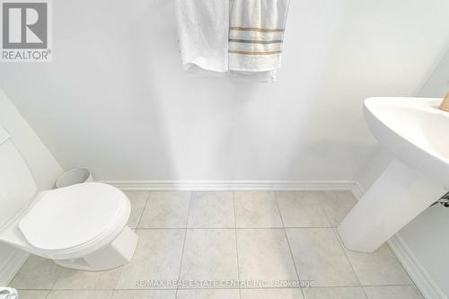 787 Kootenay Path, Oshawa, ON - Indoor Photo Showing Bathroom