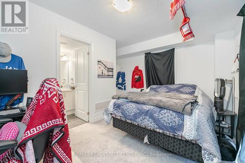 787 Kootenay Path, Oshawa, ON - Indoor Photo Showing Bedroom