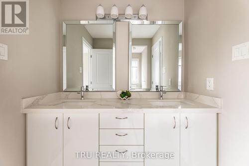 121 Discovery Crescent, Ottawa, ON - Indoor Photo Showing Bathroom