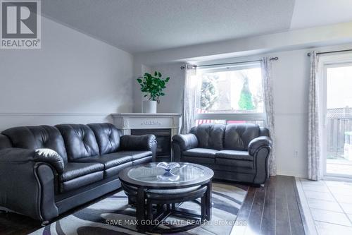 75 Saintsbury Crescent, Brampton, ON - Indoor Photo Showing Living Room