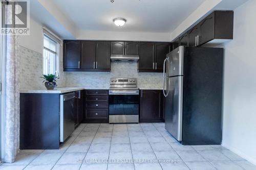 75 Saintsbury Crescent, Brampton, ON - Indoor Photo Showing Kitchen