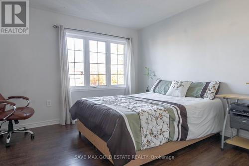 75 Saintsbury Crescent, Brampton, ON - Indoor Photo Showing Bedroom