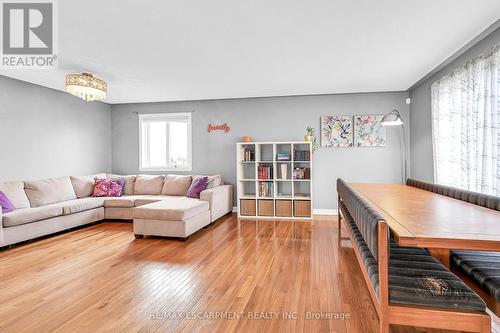 5 Donna Drive, Haldimand, ON - Indoor Photo Showing Living Room