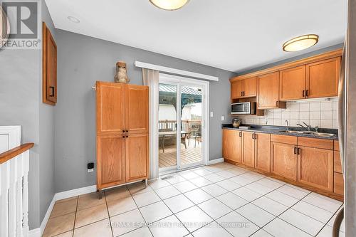 5 Donna Drive, Haldimand, ON - Indoor Photo Showing Kitchen With Double Sink