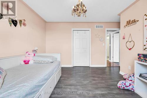 5 Donna Drive, Haldimand, ON - Indoor Photo Showing Bedroom