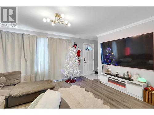 413 Freeman Street, Prince George, BC - Indoor Photo Showing Living Room