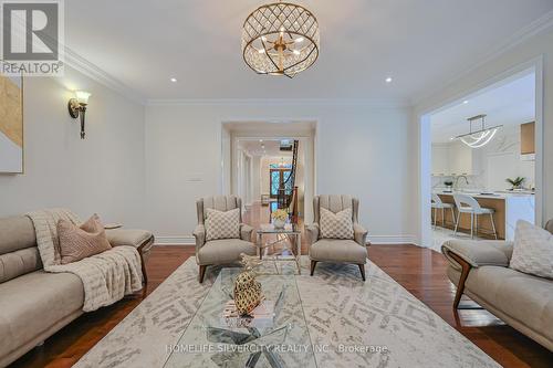 5 Highvalley Circle, Brampton, ON - Indoor Photo Showing Living Room