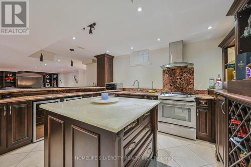 5 Highvalley Circle, Brampton, ON - Indoor Photo Showing Kitchen