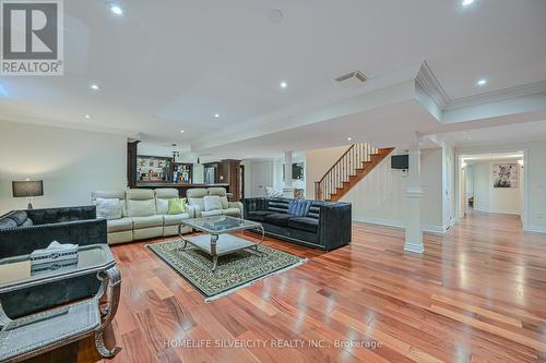 5 Highvalley Circle, Brampton, ON - Indoor Photo Showing Living Room