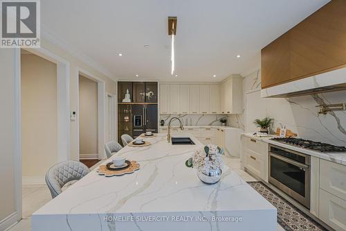 5 Highvalley Circle, Brampton, ON - Indoor Photo Showing Kitchen