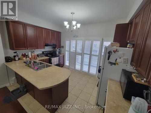 275 Monarch Avenue, Ajax (South West), ON - Indoor Photo Showing Kitchen With Double Sink