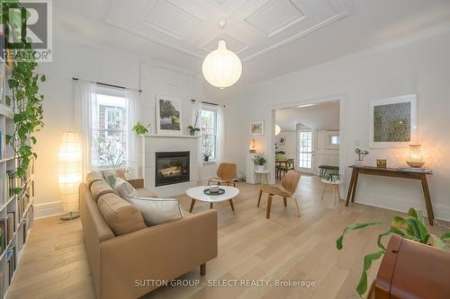 1069 Colborne Street, London, ON - Indoor Photo Showing Living Room With Fireplace