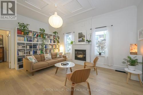 1069 Colborne Street, London, ON - Indoor Photo Showing Living Room With Fireplace