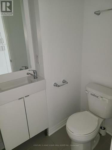 523 - 1900 Simcoe Street N, Oshawa, ON - Indoor Photo Showing Bathroom