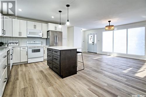 321 115Th Street E, Saskatoon, SK - Indoor Photo Showing Kitchen With Upgraded Kitchen