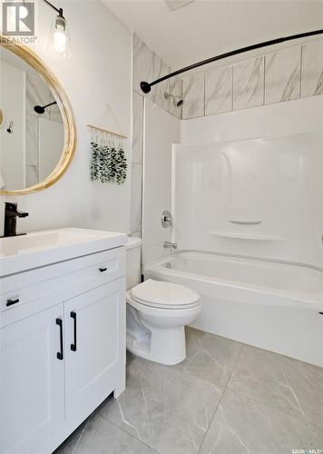 321 115Th Street E, Saskatoon, SK - Indoor Photo Showing Bathroom