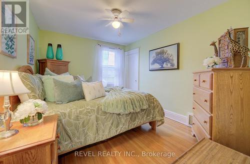 274 Park Row S, Hamilton, ON - Indoor Photo Showing Bedroom