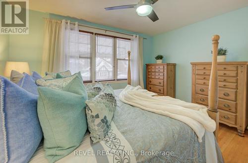 274 Park Row S, Hamilton, ON - Indoor Photo Showing Bedroom