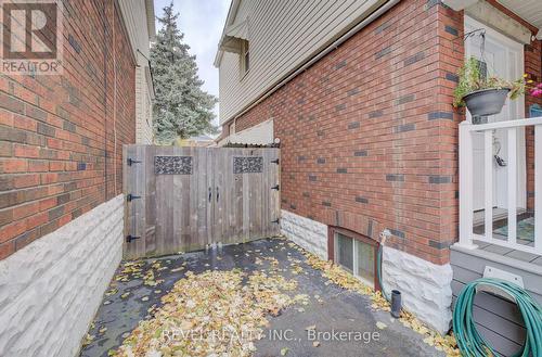 274 Park Row S, Hamilton, ON - Outdoor With Exterior