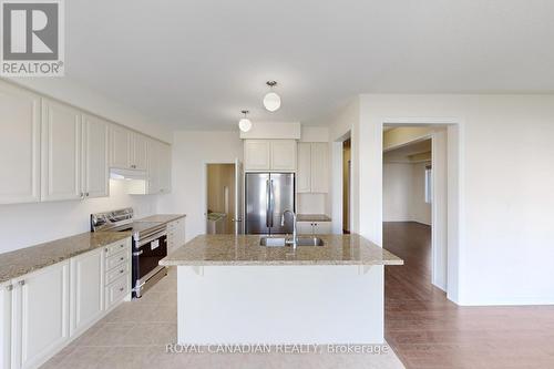 529 Red Elm Road W, Shelburne, ON - Indoor Photo Showing Kitchen With Upgraded Kitchen