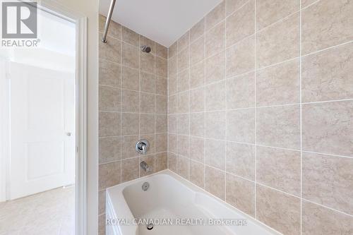 529 Red Elm Road W, Shelburne, ON - Indoor Photo Showing Bathroom