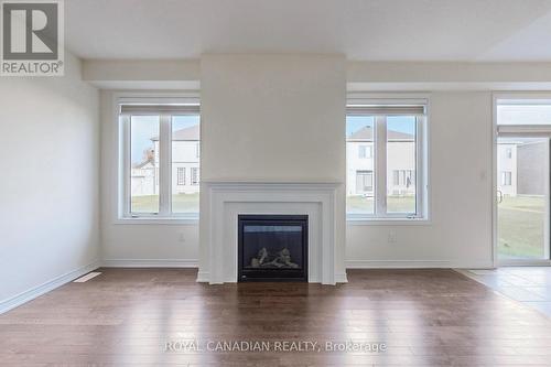 529 Red Elm Road W, Shelburne, ON - Indoor Photo Showing Living Room With Fireplace