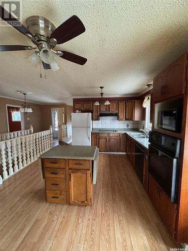 1072 111Th Street, North Battleford, SK - Indoor Photo Showing Kitchen