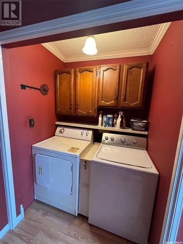 1072 111Th Street, North Battleford, SK - Indoor Photo Showing Laundry Room