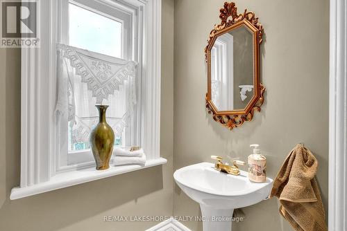 138 Bagot Street, Cobourg, ON - Indoor Photo Showing Bathroom