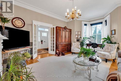 138 Bagot Street, Cobourg, ON - Indoor Photo Showing Living Room