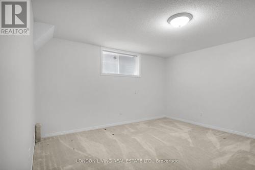 67 Daybreak Court, London, ON - Indoor Photo Showing Other Room