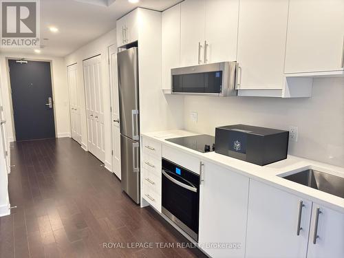 #711 - 180 George Street, Ottawa, ON - Indoor Photo Showing Kitchen