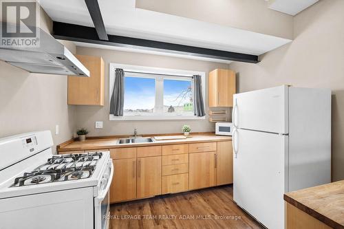 B - 469 Booth Street, Ottawa, ON - Indoor Photo Showing Kitchen