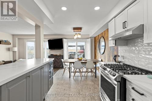 22 Fairhaven Drive, Hamilton, ON - Indoor Photo Showing Kitchen