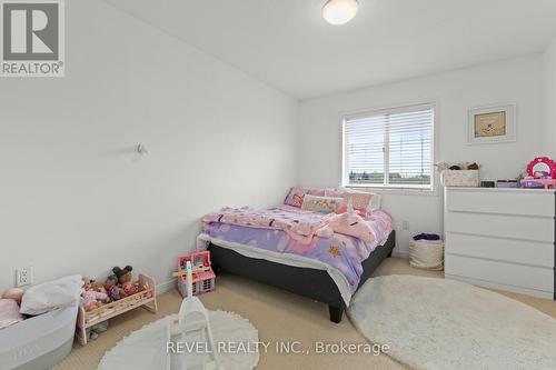 22 Fairhaven Drive, Hamilton, ON - Indoor Photo Showing Bedroom