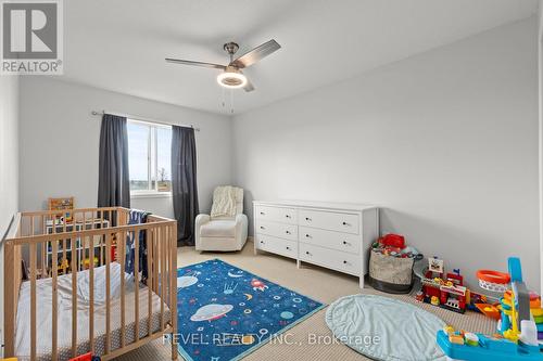 22 Fairhaven Drive, Hamilton, ON - Indoor Photo Showing Bedroom