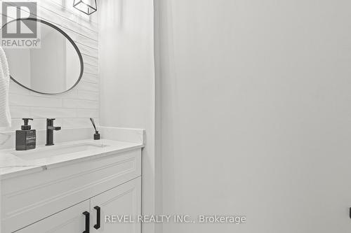 22 Fairhaven Drive, Hamilton, ON -  Photo Showing Bathroom