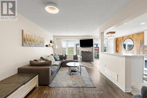 22 Fairhaven Drive, Hamilton, ON - Indoor Photo Showing Living Room With Fireplace