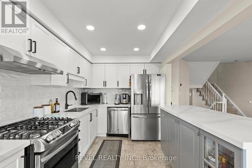 22 Fairhaven Drive, Hamilton, ON - Indoor Photo Showing Kitchen With Upgraded Kitchen