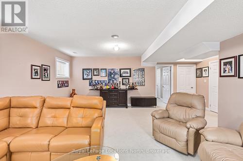 58 Waterview Road, Wasaga Beach, ON - Indoor Photo Showing Living Room