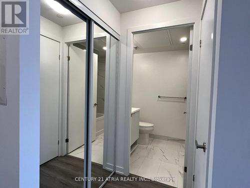 5210 - 138 Downes Street, Toronto, ON - Indoor Photo Showing Bathroom