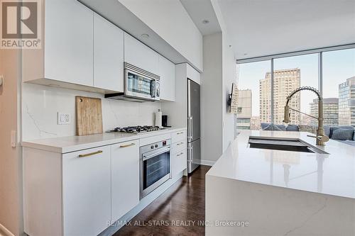 Lph3407 - 375 King Street W, Toronto, ON - Indoor Photo Showing Kitchen With Upgraded Kitchen