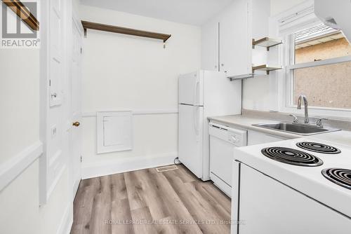 43 Montgomery Avenue, Toronto, ON - Indoor Photo Showing Kitchen