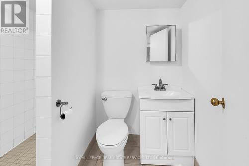 43 Montgomery Avenue, Toronto, ON - Indoor Photo Showing Bathroom