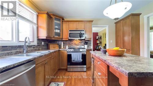 18 Conway Court, Zorra (Thamesford), ON - Indoor Photo Showing Kitchen With Double Sink